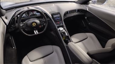 Gli interni della Ferrari Roma
