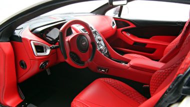 Gli interni di una Aston Martin Vanquish