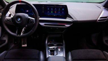 Gli interni sono pieni zeppi di nuovi accessori