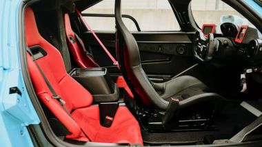 Glickenhaus SCG 007s: l'abitacolo racing con i tre posti per guidatore e due passeggeri