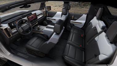 GMC Hummer EV 2022: interni, l'abitacolo