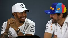 Hamilton scherza su un ritorno di Alonso in Formula 1