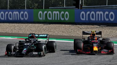 GP Austria 2020, Spielberg: Lewis Hamilton (Mercedes) e Alex Albon (Red Bull)