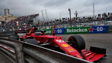 GP Monaco 2021, Monte Carlo: Sebastian Vettel (Ferrari) nelle barriere durante la Q3