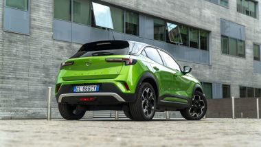 Guida all'acquisto Urban SUV: lo stile giovane e vivace della Opel Mokka-e