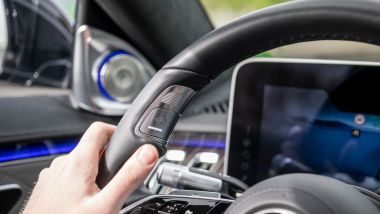 Guida semi-autonoma livello 3 Mercedes: i pulsanti di attivazione sulla corona del volante