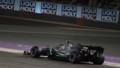 Mercedes, Hamilton scommette sulla Ferrari: "Sono avanti"