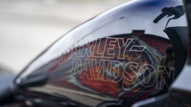 Harley-Davidson Low Rider ST: la verniciatura Vivid Black