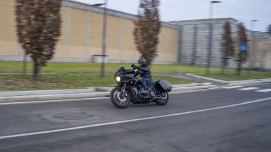 Harley-Davidson Low Rider ST: sul misto medio-veloce ha doti di stabilità e precisione sorprendenti
