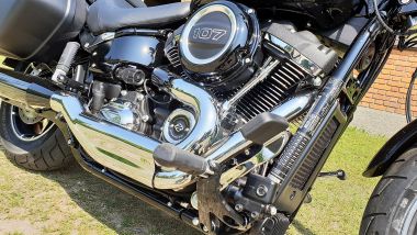 Harley Davidson Sport Glide: dettaglio della pedana