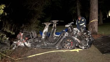 Harris County, Texas: la Tesla Model S distrutta dopo lo schianto senza nessuno alla guida