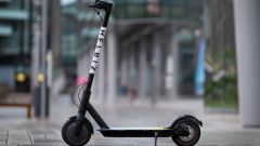 Monopattini, scooter ed e-bike: lo sharing di Helbiz integrato in Google Maps