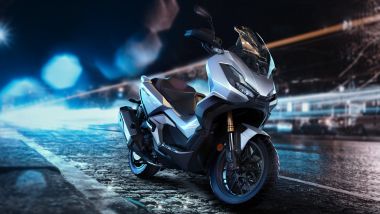 Honda a EICMA 2021: il nuovo scooter ADV350