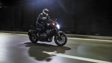 Honda CB1000R Black Edition 2021: bene anche in città, a Roma
