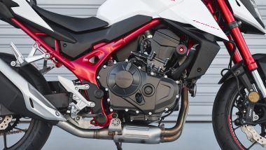Honda CB750 Hornet 2023: il motore