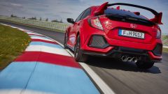 Nuova Honda Civic Type-R 2017 prova dotazioni prezzi test in pista