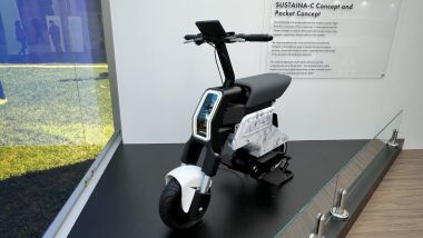 Honda Concept: il veicolo elettrico ''tascabile'' Pocket con pannelli in resina riciclata