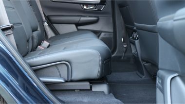 Honda CR-V e:Hev 2024 Advance AWD, la leva per regolare i sedili posteriori