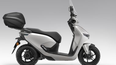 Honda CUV e: lo scooter, qui con gli accessori, ha un'autonomia dichiarata di 70 km