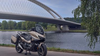 Honda Forza 750 2025, con gli accessori giusti il Forza è adatto anche ai viaggi