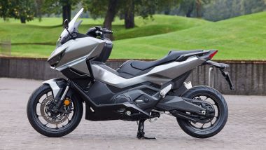 Honda Forza 750 2025, prova video: pregi, difetti, prezzo