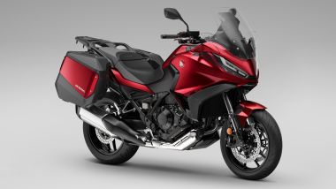Honda NT1100 2024 in Candy Chromosphere Red