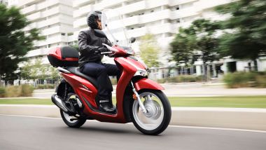 Honda SH 125 il più venduto tra gli scooter, ma non basta per trainare il segmento a marzo