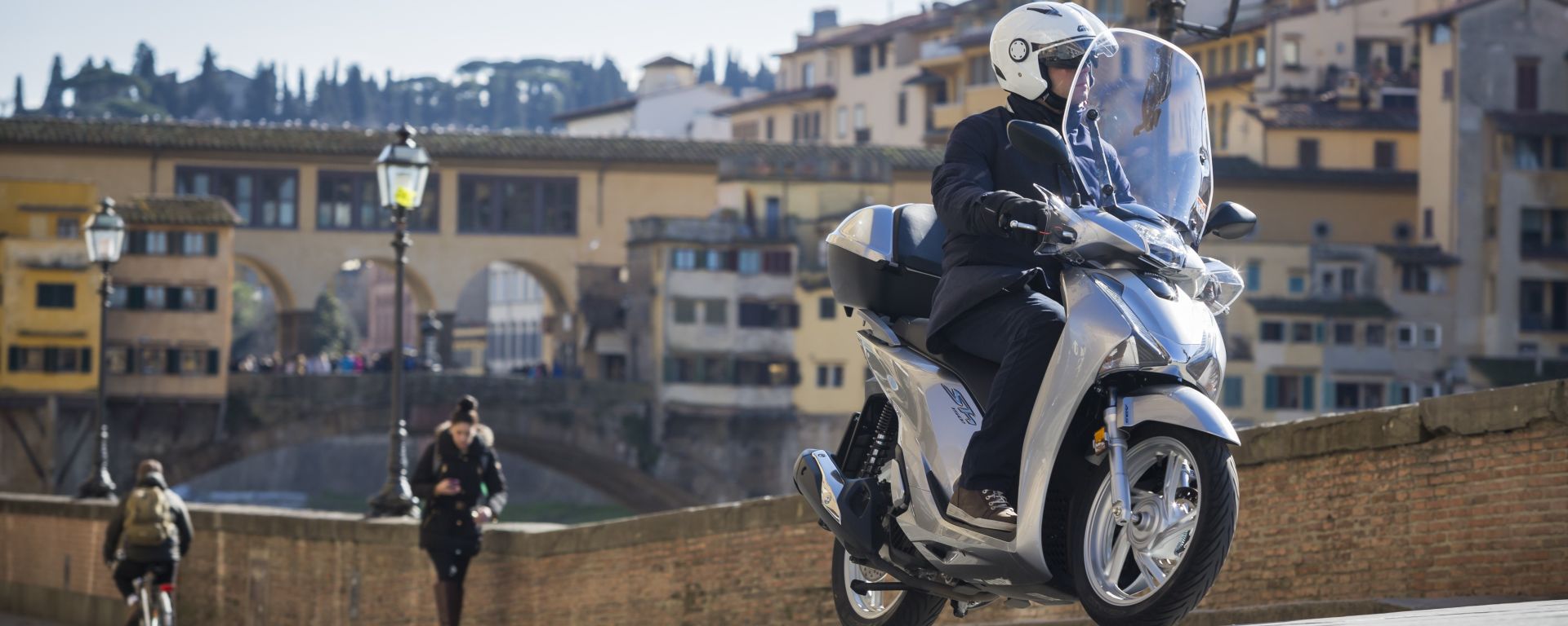 Prova Scooter Honda Sh 125i E Sh 150i 2017 Prova Prezzi