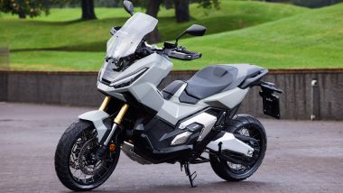 Honda X-ADV 2025: 3/4 anteriore