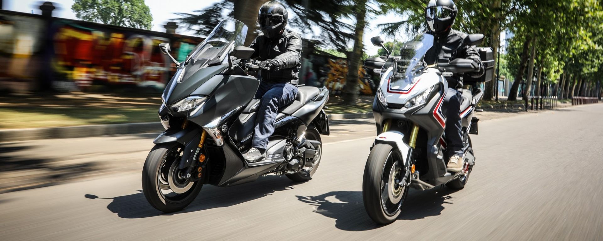 Honda X-ADV vs Yamaha TMAX 2017: la video prova comparativa - MotorBox Honda X-ADV vs Yamaha TMAX 2017: la video prova comparativa - MotorBox