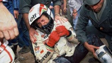 Hubert Auriol: l'arrivo del pilota francese alla Dakar 1987 con le fratture alla caviglie