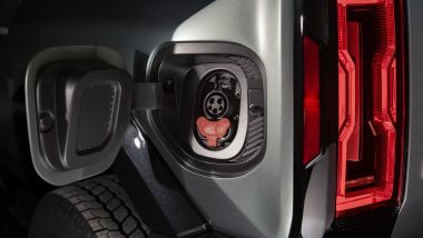 Hummer EV SUV: la presa di ricarica