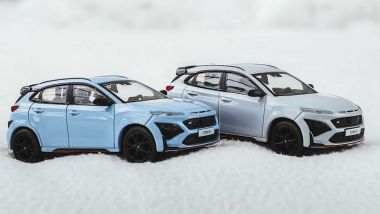 Hyundai, i modellini della linea N: Kona N in grigio e azzurro