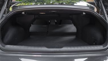 Hyundai Ioniq 6, il bagagliaio da 401 litri molto sfruttabile