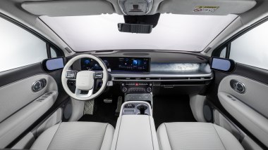 Hyundai Ioniq 9: l'abitacolo lussuoso dello sport utility BEV coreano