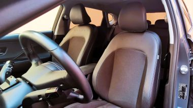 Hyundai Kona 2024, i sedili anteriori