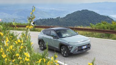 Hyundai Kona Hybrid 2023: ottimo comfort su tutti i tipi di strada