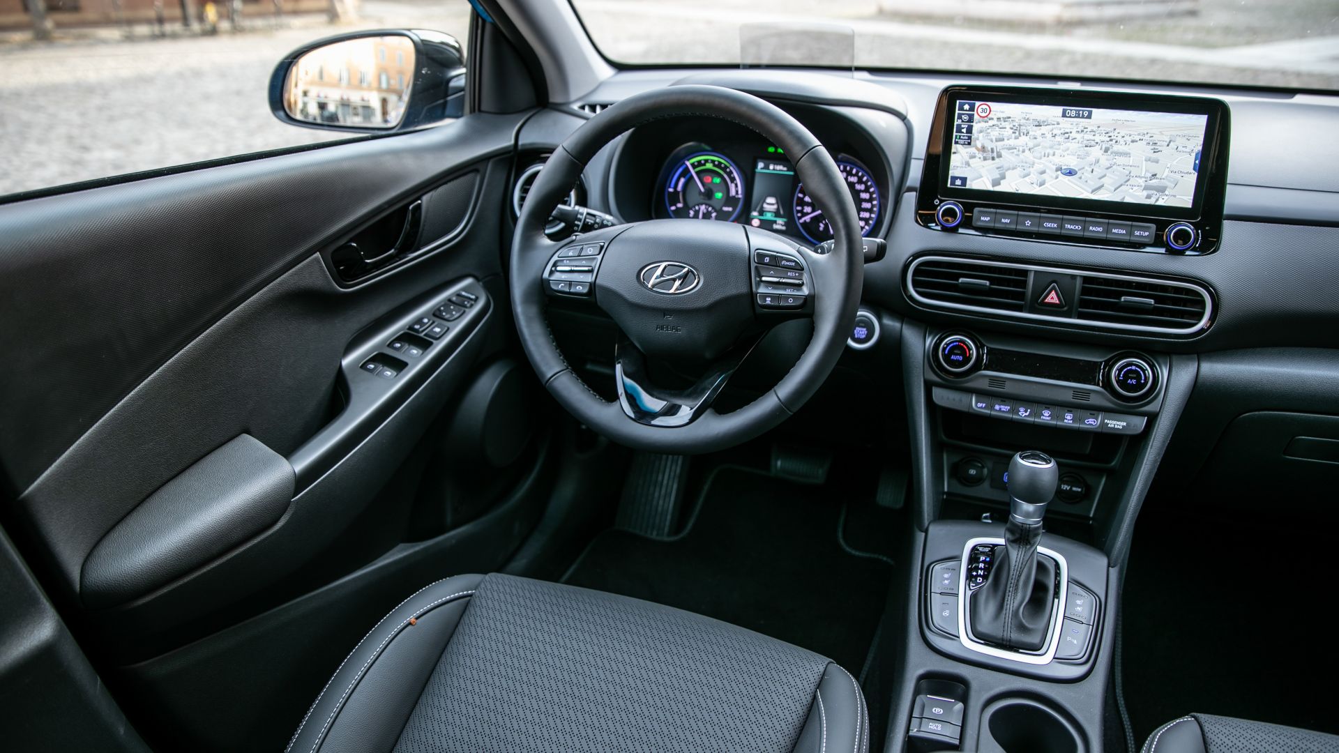 Nuova Hyundai Kona Hybrid 2019, la prova su strada dei consumi - MotorBox