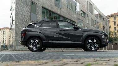 Hyundai Kona Hybrid: vista laterale