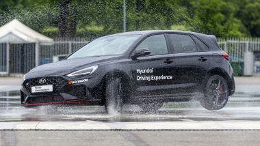 Hyundai N Driving Experience a Monza: uno degli esercizi di guida sicura