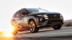 Nuova Hyundai Tucson 2024 in video: esterni, interni, motori