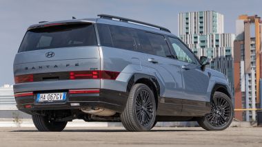 Hyundai Tucson e Santa Fe PHEV: forme imponenti e molto squadrate per il D-SUV asiatico