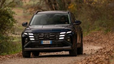 Hyundai Tucson PHEV 2026: tre allestimenti e prezzi a partire da 46.450 euro