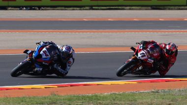 I primi due del mondiale ad Aragon 2024: Bulega, Razgatlioglu e Bautista. Credits: WorldSBK