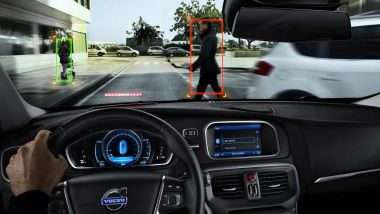I sistemi di aiuto alla guida potrebbero filmare i passanti ignari