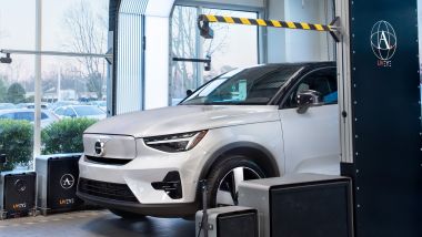 Il dispositivo Atlas del robot Volvo UVeye cerca danni alla carrozzeria