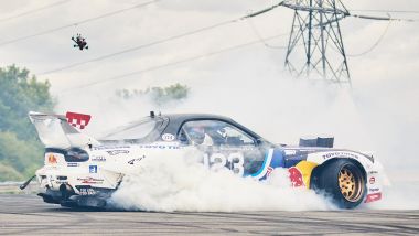 Il drift di Max Versatappen: la Mazda RX-7 MADBUL dominata dal talentuoso olandese