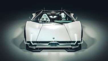 Il frontale della Lamborghini Countach by Khyzyl Saleem