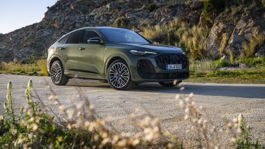 Il frontale imponente della nuova Audi Q5 Sportback 2025