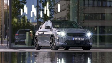 Il frontale Opel Vizor, i nuovi fari Matrix LED